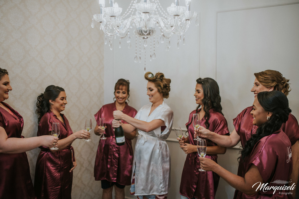 Segue nosso instagram.com/marquiselifotografia

@marquiselifotografia

Marquiseli Fotografia

www.marquiselifotografia.com.br nosso site

#londrina #londrinafotografo #fotografoemlondrina #fotografaemlondrina #fotografolondrina #casandoemlondrina 