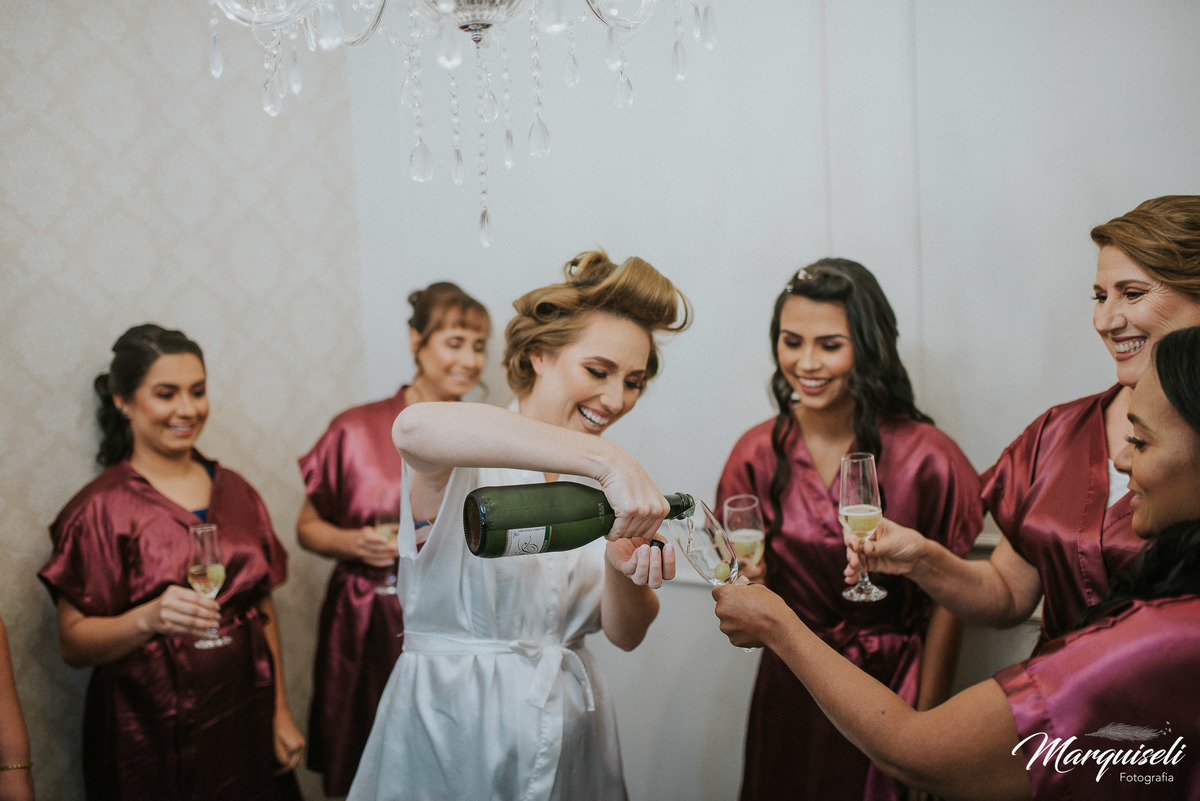 Segue nosso instagram.com/marquiselifotografia

@marquiselifotografia

Marquiseli Fotografia

www.marquiselifotografia.com.br nosso site

#londrina #londrinafotografo #fotografoemlondrina #fotografaemlondrina #fotografolondrina #casandoemlondrina 