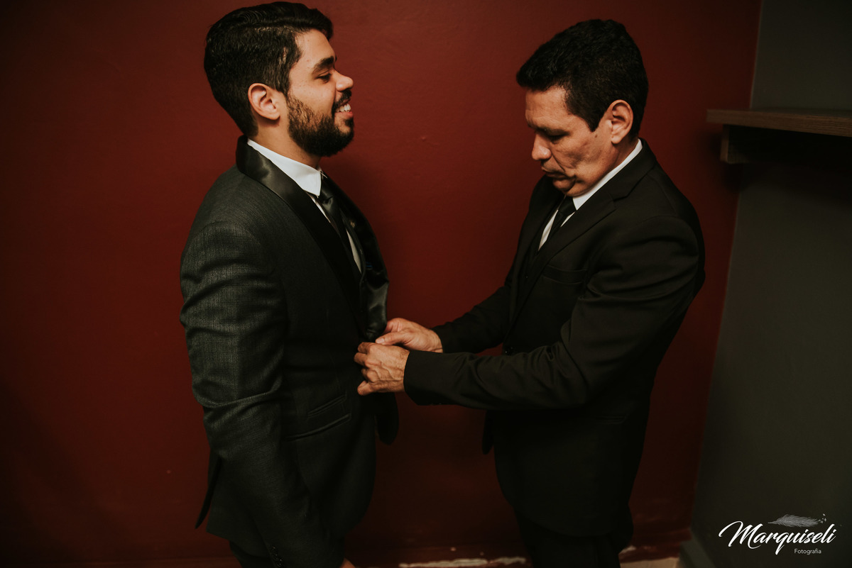 #londrina #londrinafotografo #fotografoemlondrina #fotografaemlondrina #fotografolondrina #casandoemlondrina #londrinacasamentos #eventoslondrina #noivalondrina #casamentosnacidadelondrina #presidenteprudente #casamentospresidenteprudente
#noivaspresident