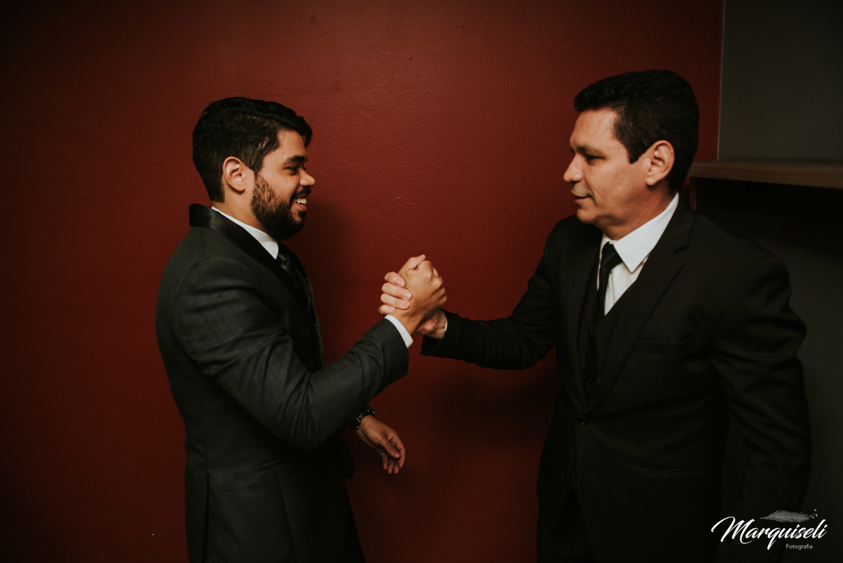 #londrina #londrinafotografo #fotografoemlondrina #fotografaemlondrina #fotografolondrina #casandoemlondrina #londrinacasamentos #eventoslondrina #noivalondrina #casamentosnacidadelondrina #presidenteprudente #casamentospresidenteprudente
#noivaspresident