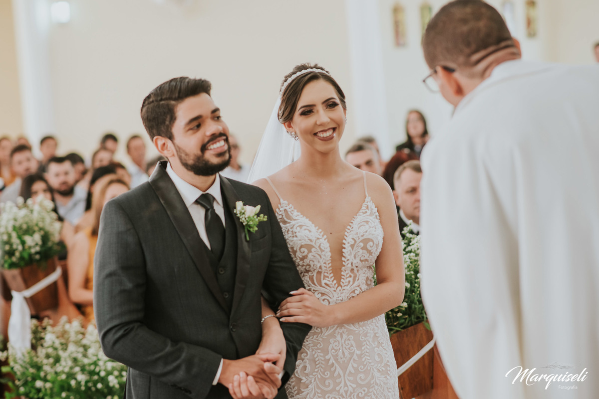 #londrina #londrinafotografo #fotografoemlondrina #fotografaemlondrina #fotografolondrina #casandoemlondrina #londrinacasamentos #eventoslondrina #noivalondrina #casamentosnacidadelondrina #presidenteprudente #casamentospresidenteprudente
#noivaspresident