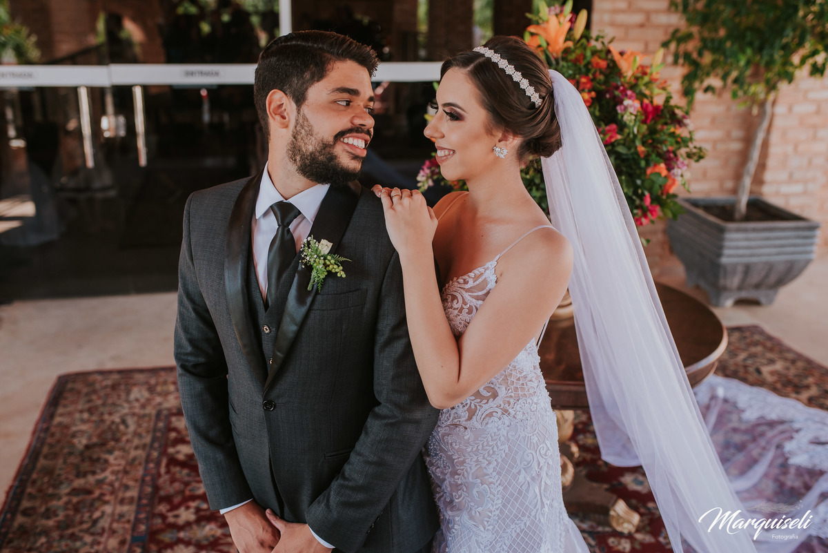 #londrina #londrinafotografo #fotografoemlondrina #fotografaemlondrina #fotografolondrina #casandoemlondrina #londrinacasamentos #eventoslondrina #noivalondrina #casamentosnacidadelondrina #presidenteprudente #casamentospresidenteprudente
#noivaspresident