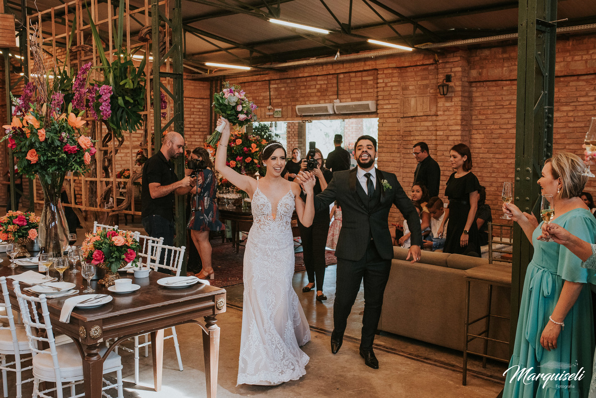 #londrina #londrinafotografo #fotografoemlondrina #fotografaemlondrina #fotografolondrina #casandoemlondrina #londrinacasamentos #eventoslondrina #noivalondrina #casamentosnacidadelondrina #presidenteprudente #casamentospresidenteprudente
#noivaspresident