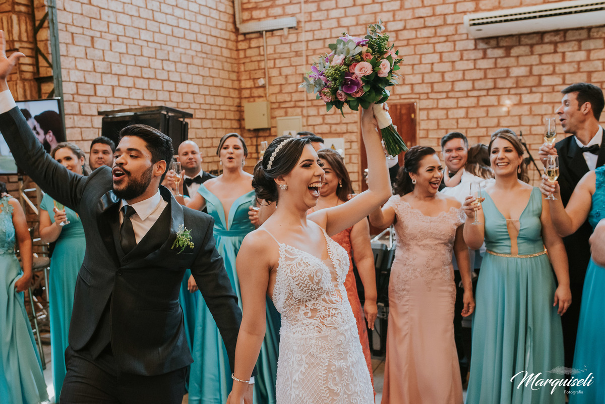 #londrina #londrinafotografo #fotografoemlondrina #fotografaemlondrina #fotografolondrina #casandoemlondrina #londrinacasamentos #eventoslondrina #noivalondrina #casamentosnacidadelondrina #presidenteprudente #casamentospresidenteprudente
#noivaspresident