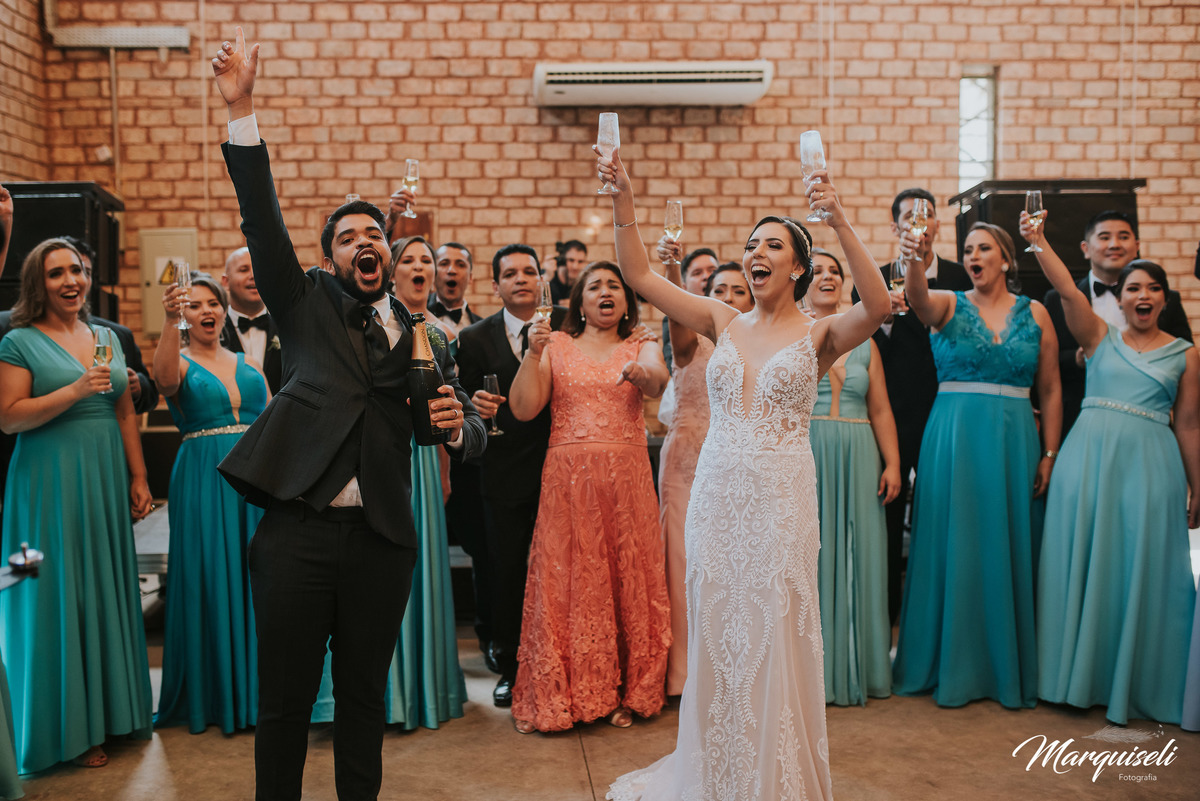 #londrina #londrinafotografo #fotografoemlondrina #fotografaemlondrina #fotografolondrina #casandoemlondrina #londrinacasamentos #eventoslondrina #noivalondrina #casamentosnacidadelondrina #presidenteprudente #casamentospresidenteprudente
#noivaspresident