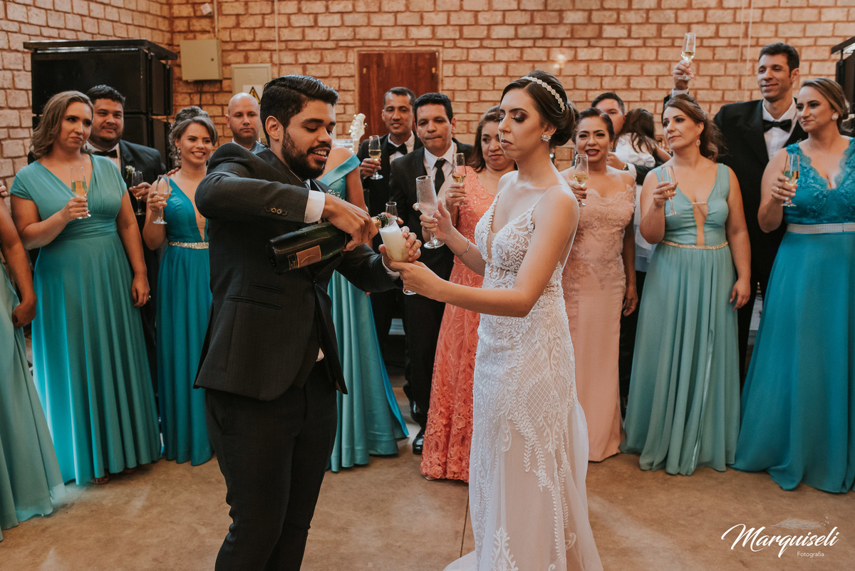 #londrina #londrinafotografo #fotografoemlondrina #fotografaemlondrina #fotografolondrina #casandoemlondrina #londrinacasamentos #eventoslondrina #noivalondrina #casamentosnacidadelondrina #presidenteprudente #casamentospresidenteprudente
#noivaspresident