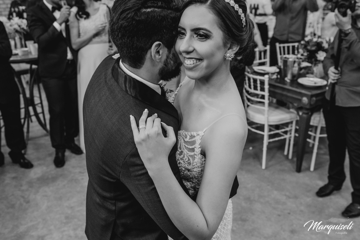 #londrina #londrinafotografo #fotografoemlondrina #fotografaemlondrina #fotografolondrina #casandoemlondrina #londrinacasamentos #eventoslondrina #noivalondrina #casamentosnacidadelondrina #presidenteprudente #casamentospresidenteprudente
#noivaspresident