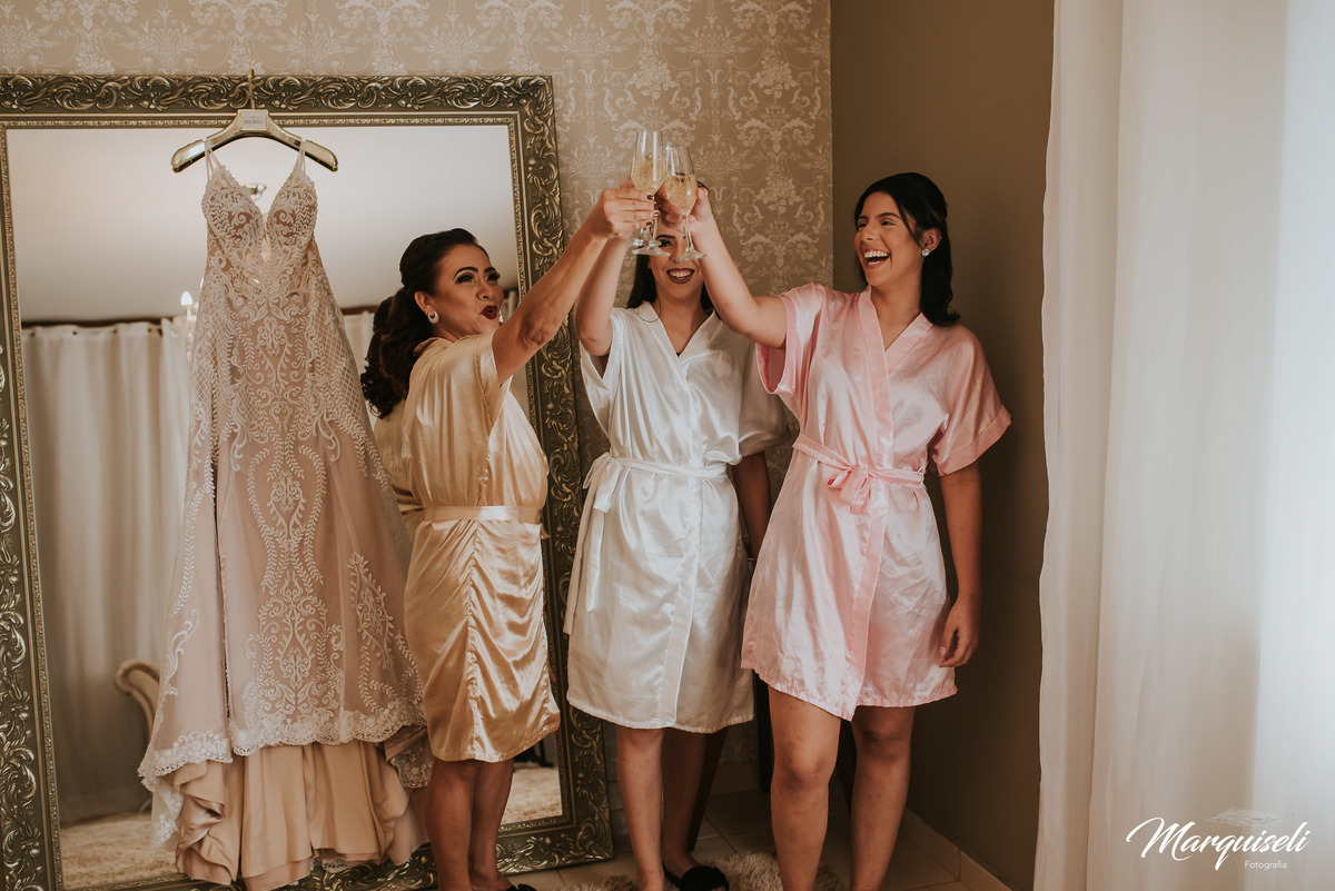 #londrina #londrinafotografo #fotografoemlondrina #fotografaemlondrina #fotografolondrina #casandoemlondrina #londrinacasamentos #eventoslondrina #noivalondrina #casamentosnacidadelondrina #presidenteprudente #casamentospresidenteprudente
#noivaspresident