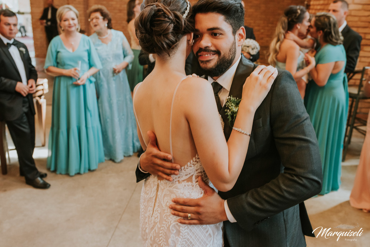 #londrina #londrinafotografo #fotografoemlondrina #fotografaemlondrina #fotografolondrina #casandoemlondrina #londrinacasamentos #eventoslondrina #noivalondrina #casamentosnacidadelondrina #presidenteprudente #casamentospresidenteprudente
#noivaspresident