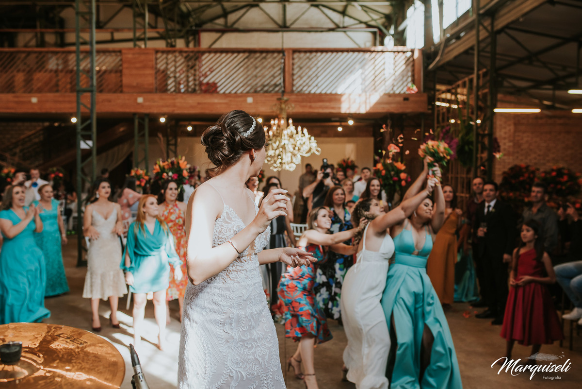 #londrina #londrinafotografo #fotografoemlondrina #fotografaemlondrina #fotografolondrina #casandoemlondrina #londrinacasamentos #eventoslondrina #noivalondrina #casamentosnacidadelondrina #presidenteprudente #casamentospresidenteprudente
#noivaspresident