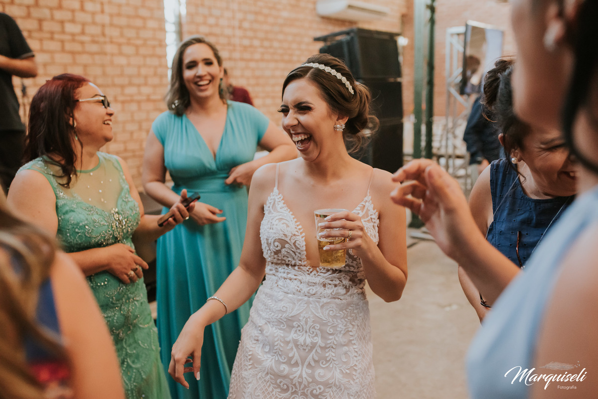 #londrina #londrinafotografo #fotografoemlondrina #fotografaemlondrina #fotografolondrina #casandoemlondrina #londrinacasamentos #eventoslondrina #noivalondrina #casamentosnacidadelondrina #presidenteprudente #casamentospresidenteprudente
#noivaspresident