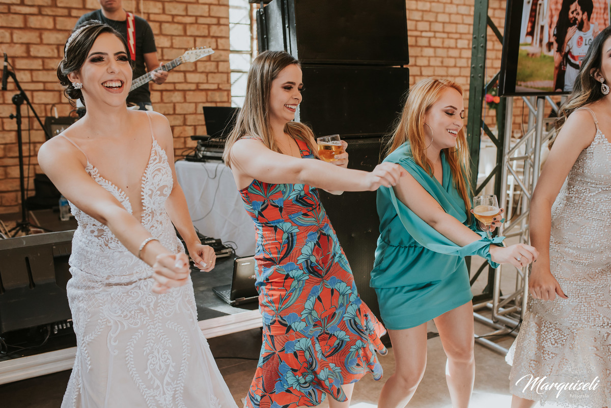 #londrina #londrinafotografo #fotografoemlondrina #fotografaemlondrina #fotografolondrina #casandoemlondrina #londrinacasamentos #eventoslondrina #noivalondrina #casamentosnacidadelondrina #presidenteprudente #casamentospresidenteprudente
#noivaspresident