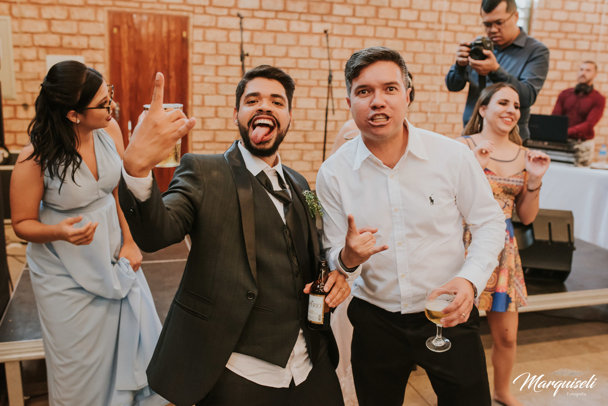 #londrina #londrinafotografo #fotografoemlondrina #fotografaemlondrina #fotografolondrina #casandoemlondrina #londrinacasamentos #eventoslondrina #noivalondrina #casamentosnacidadelondrina #presidenteprudente #casamentospresidenteprudente
#noivaspresident