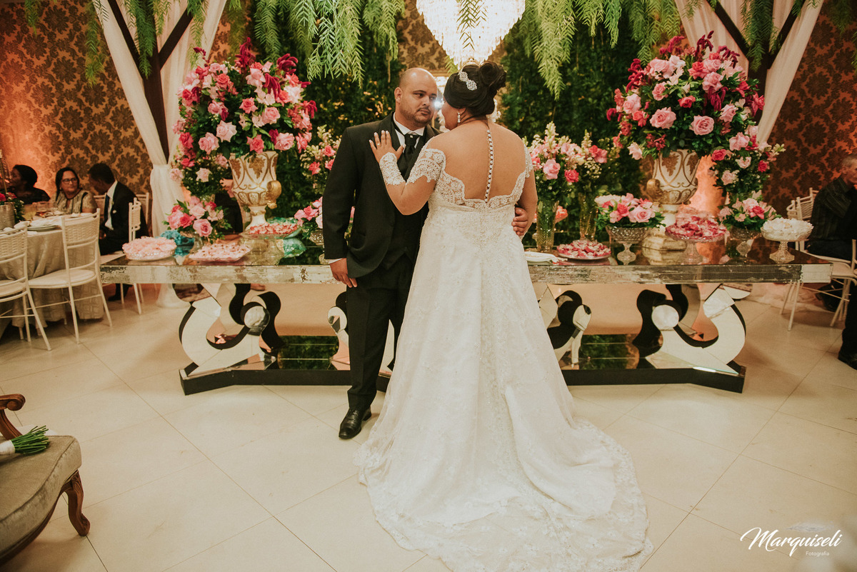 #londrina #londrinafotografo #fotografoemlondrina #fotografaemlondrina #fotografolondrina #casandoemlondrina #londrinacasamentos #eventoslondrina #noivalondrina #casamentosnacidadelondrina