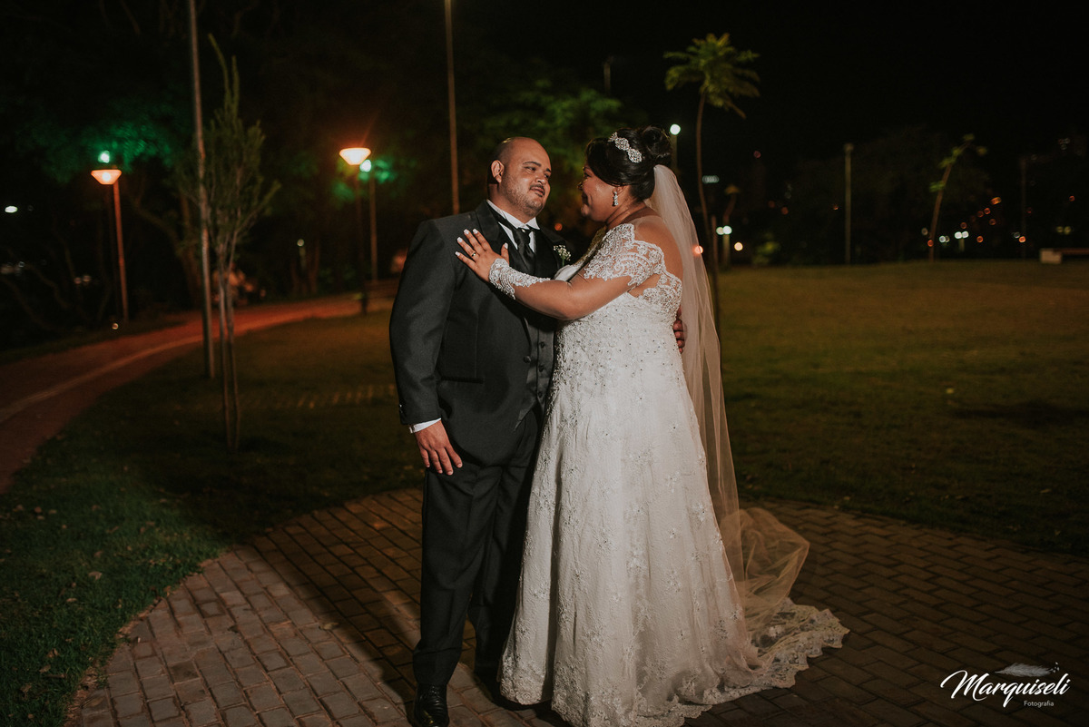 #londrina #londrinafotografo #fotografoemlondrina #fotografaemlondrina #fotografolondrina #casandoemlondrina #londrinacasamentos #eventoslondrina #noivalondrina #casamentosnacidadelondrina