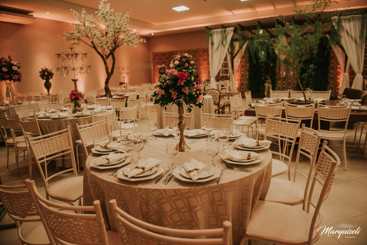 #londrina #londrinafotografo #fotografoemlondrina #fotografaemlondrina #fotografolondrina #casandoemlondrina #londrinacasamentos #eventoslondrina #noivalondrina #casamentosnacidadelondrina