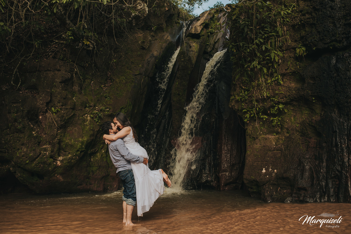 #londrina #londrinafotografo #fotografoemlondrina #fotografaemlondrina #fotografolondrina #casandoemlondrina #londrinacasamentos #eventoslondrina #noivalondrina #casamentosnacidadelondrina #presidenteprudente