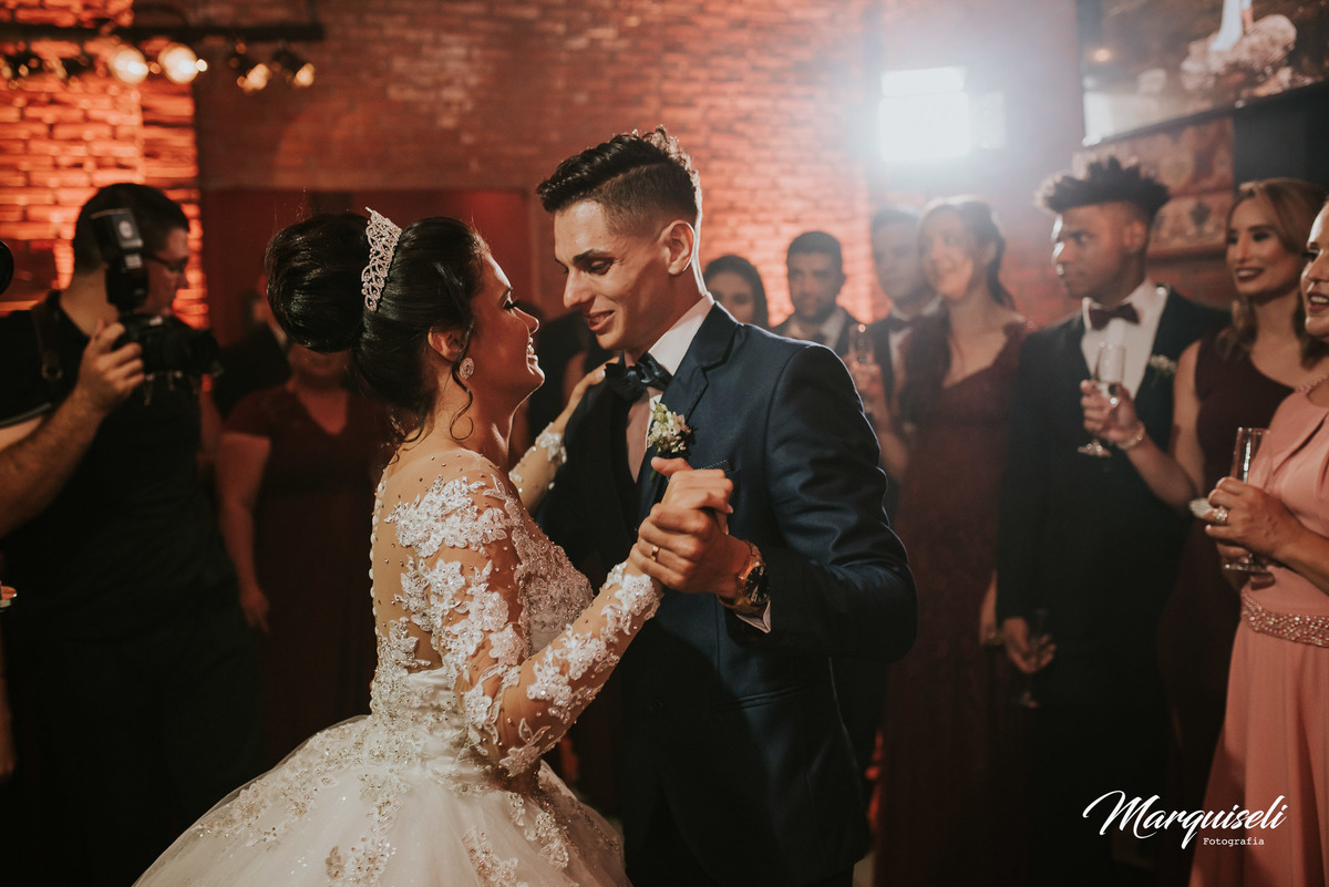 #londrina #londrinafotografo #fotografoemlondrina #fotografaemlondrina #fotografolondrina #casandoemlondrina #londrinacasamentos #eventoslondrina #noivalondrina #casamentosnacidadelondrina