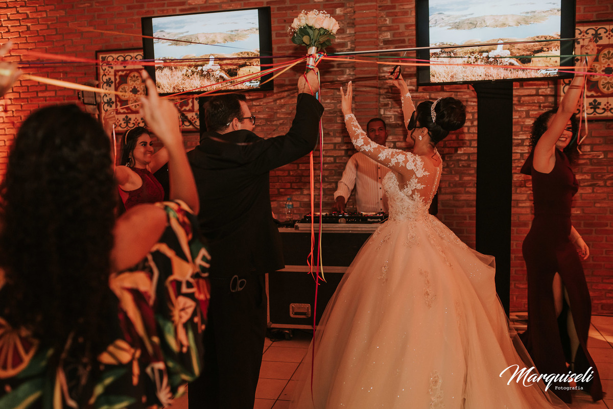 #londrina #londrinafotografo #fotografoemlondrina #fotografaemlondrina #fotografolondrina #casandoemlondrina #londrinacasamentos #eventoslondrina #noivalondrina #casamentosnacidadelondrina