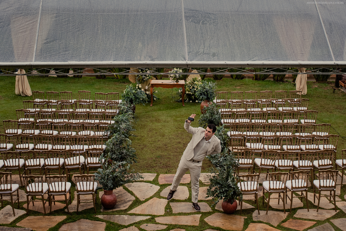 Casamento com chuva na serra de Tiradentes.