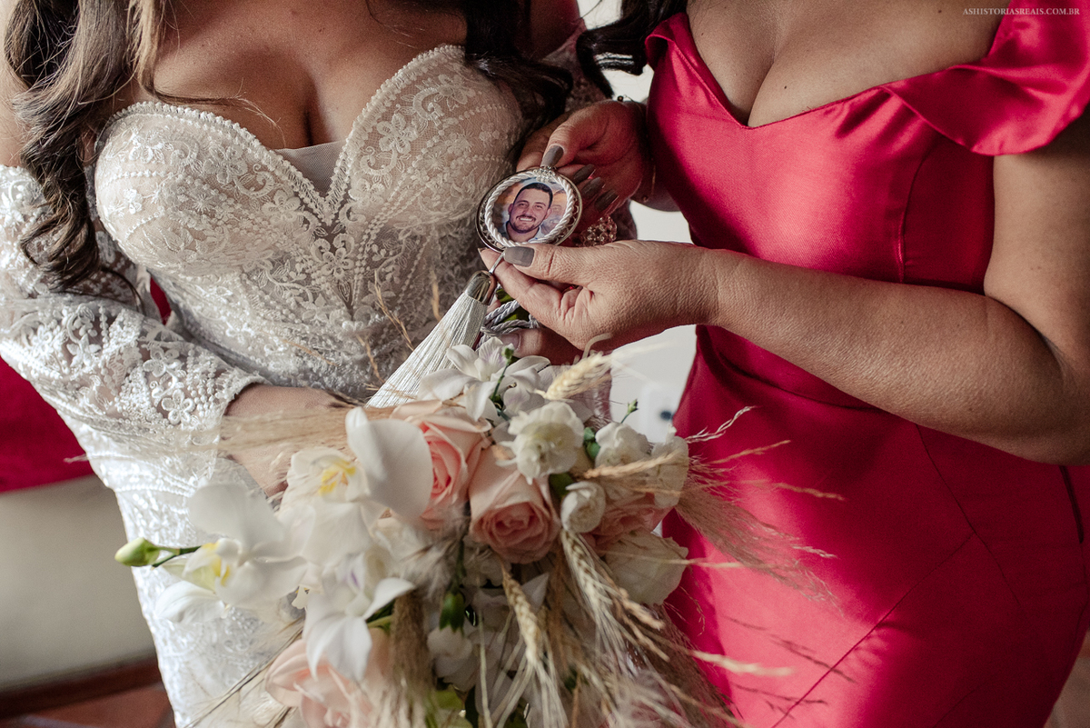 Relicário de casamento para buque de noiva.