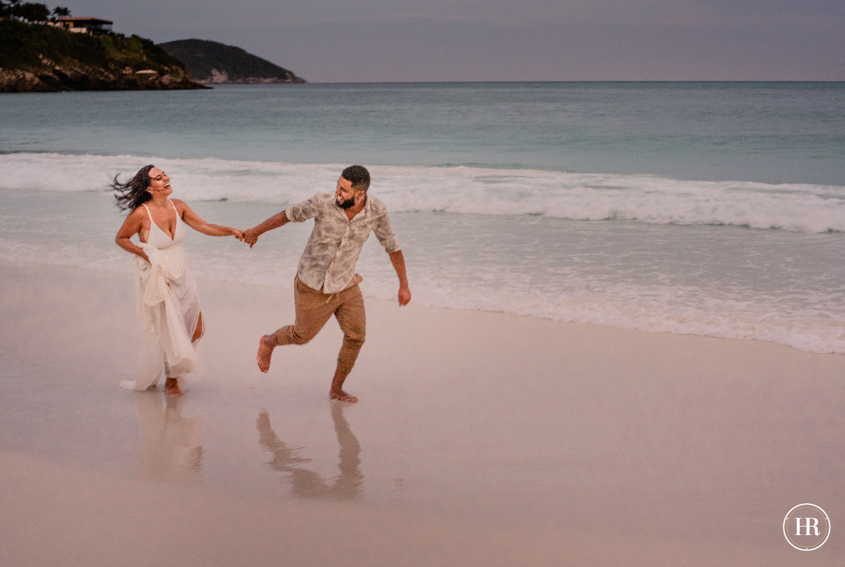 Ensaio pre wedding no fim de tarde no Pontal do Atalaia.
Hr Fotocinegrafia.
Foto: Valter Lombello.
