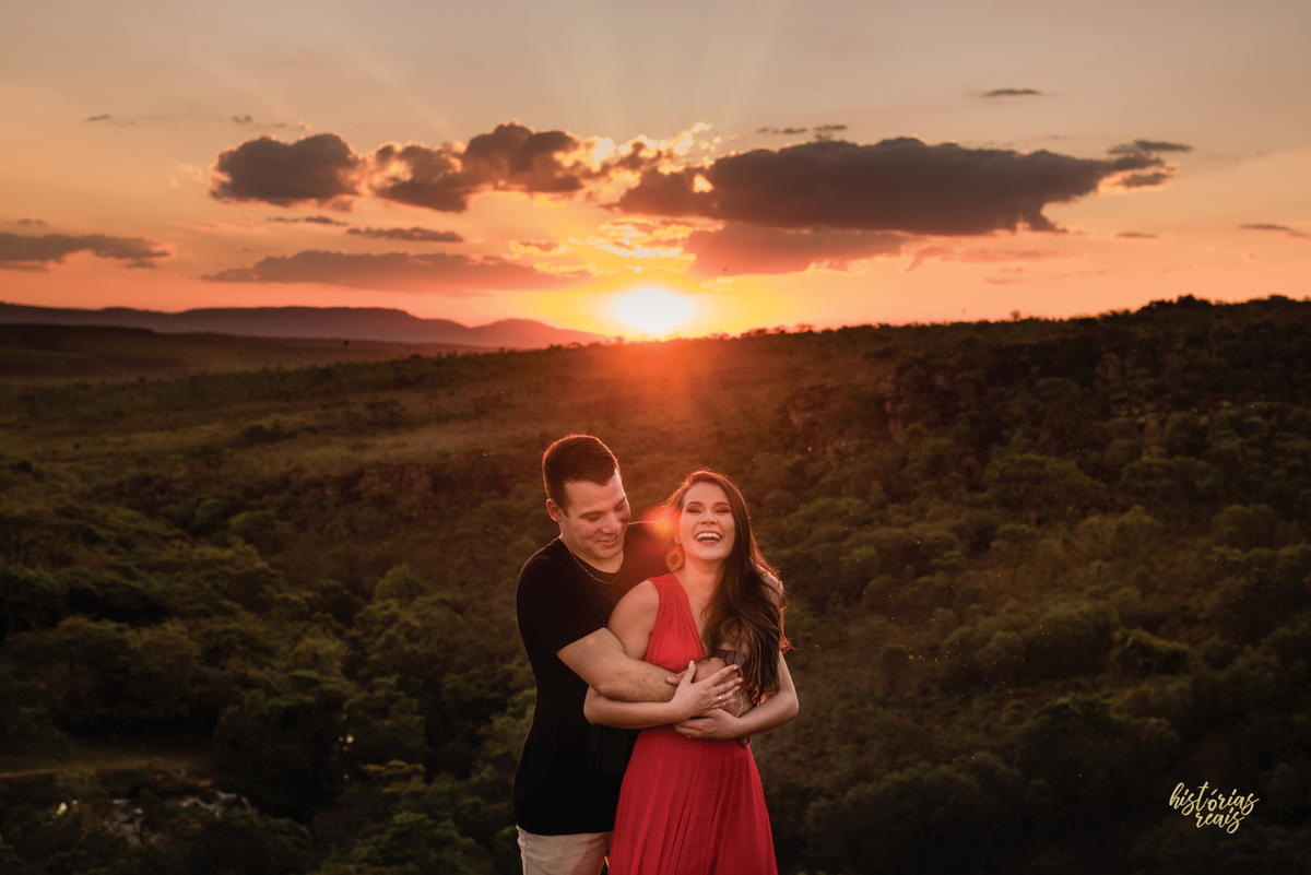 Ensaio de pre wedding na cachoeira da fumaça em carrancas MG.