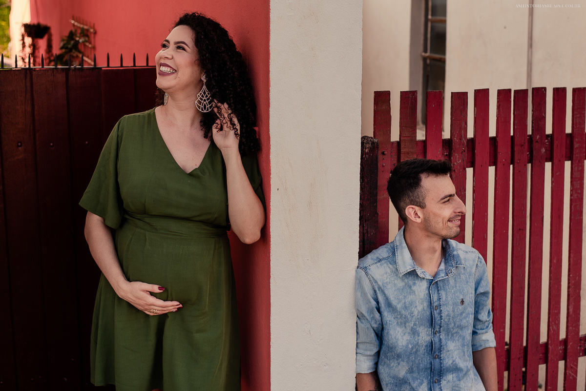 Vestido de gestante solto.