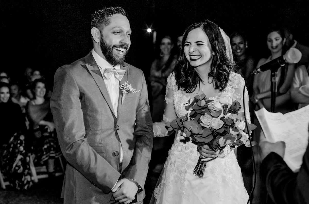 Foto da cerimônia de casamento ao ar livre, realizado no município de Teresópolis, RJ.
