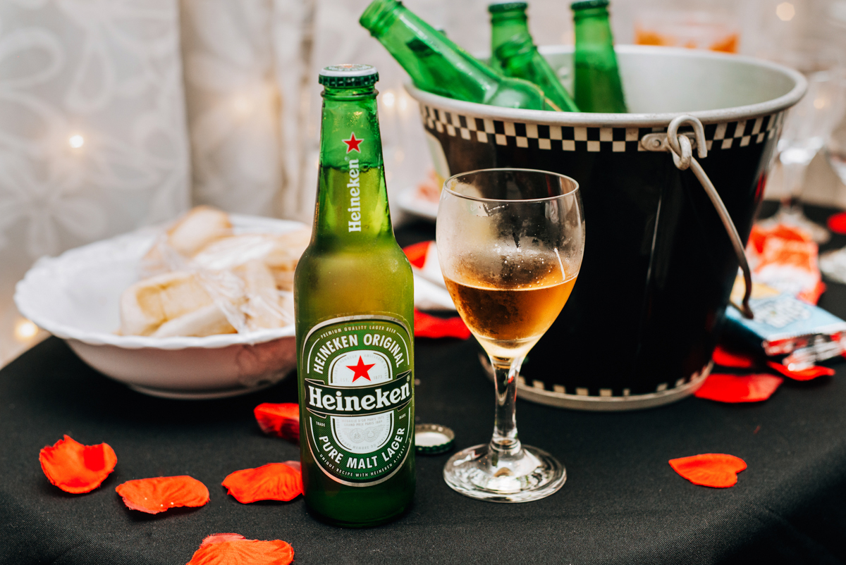 Foto do making of do noivo realizado no Estúdio Irma Verdugal, em Nilópolis, RJ.