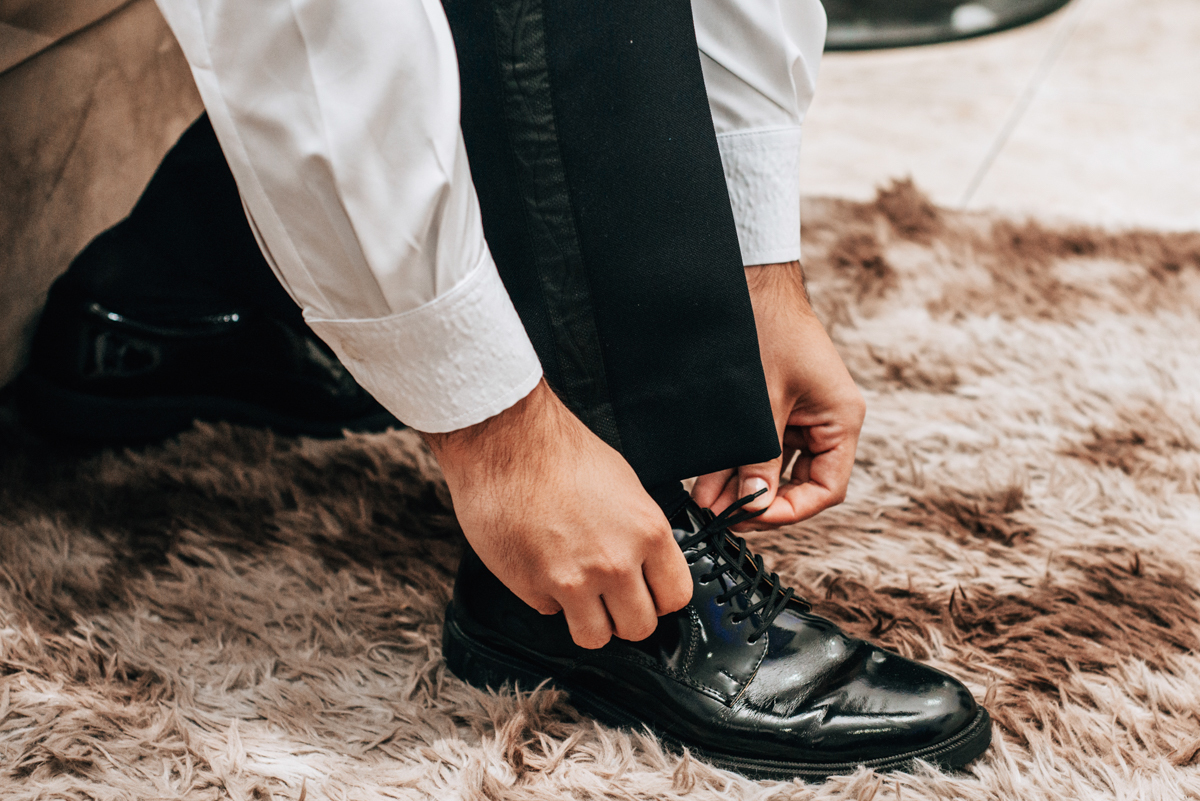 Foto do making of do noivo realizado no Estúdio Irma Verdugal, em Nilópolis, RJ.