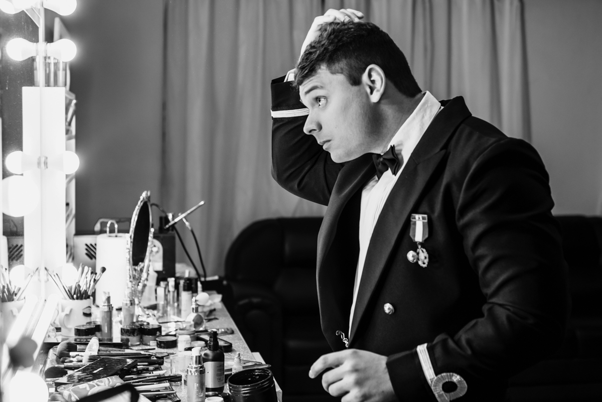 Foto do making of do noivo realizado no Estúdio Irma Verdugal, em Nilópolis, RJ.