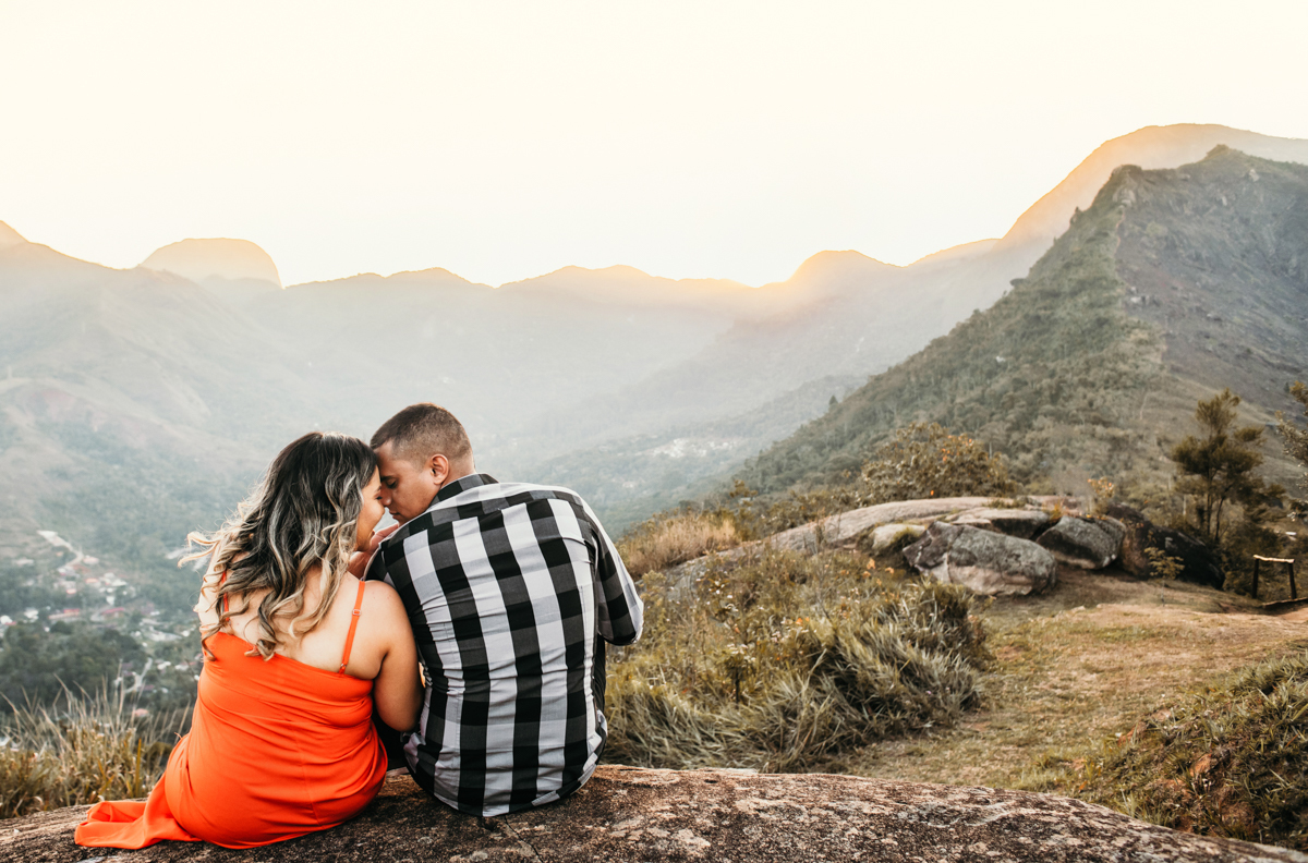 Ensaio Fotográfico de casal realizado em Teresópolis, RJ. Ensaio na Montanha.