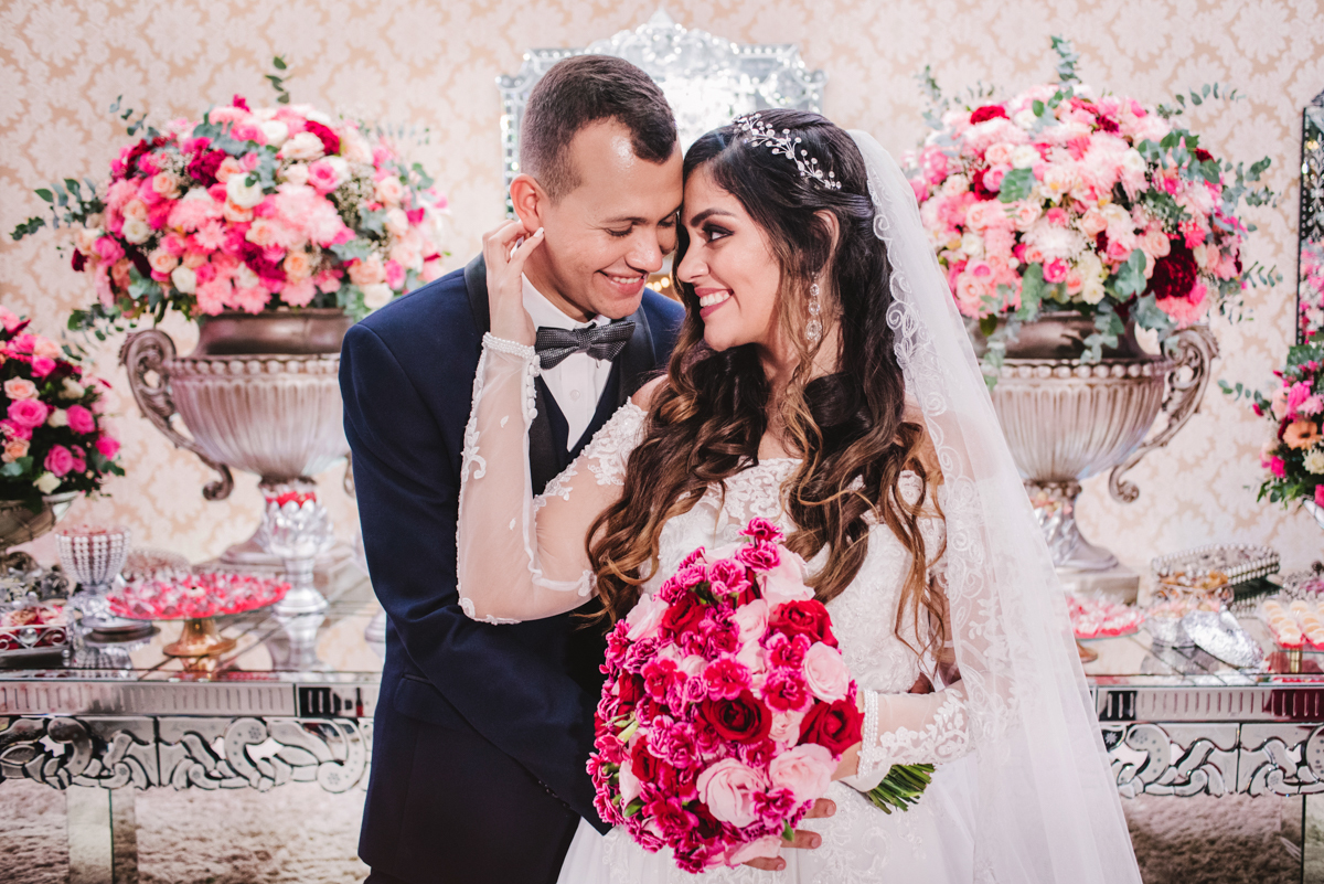 Foto dos noivos  em festa de casamento realizada no Espaço 277, em Nova Iguaçu, RJ.