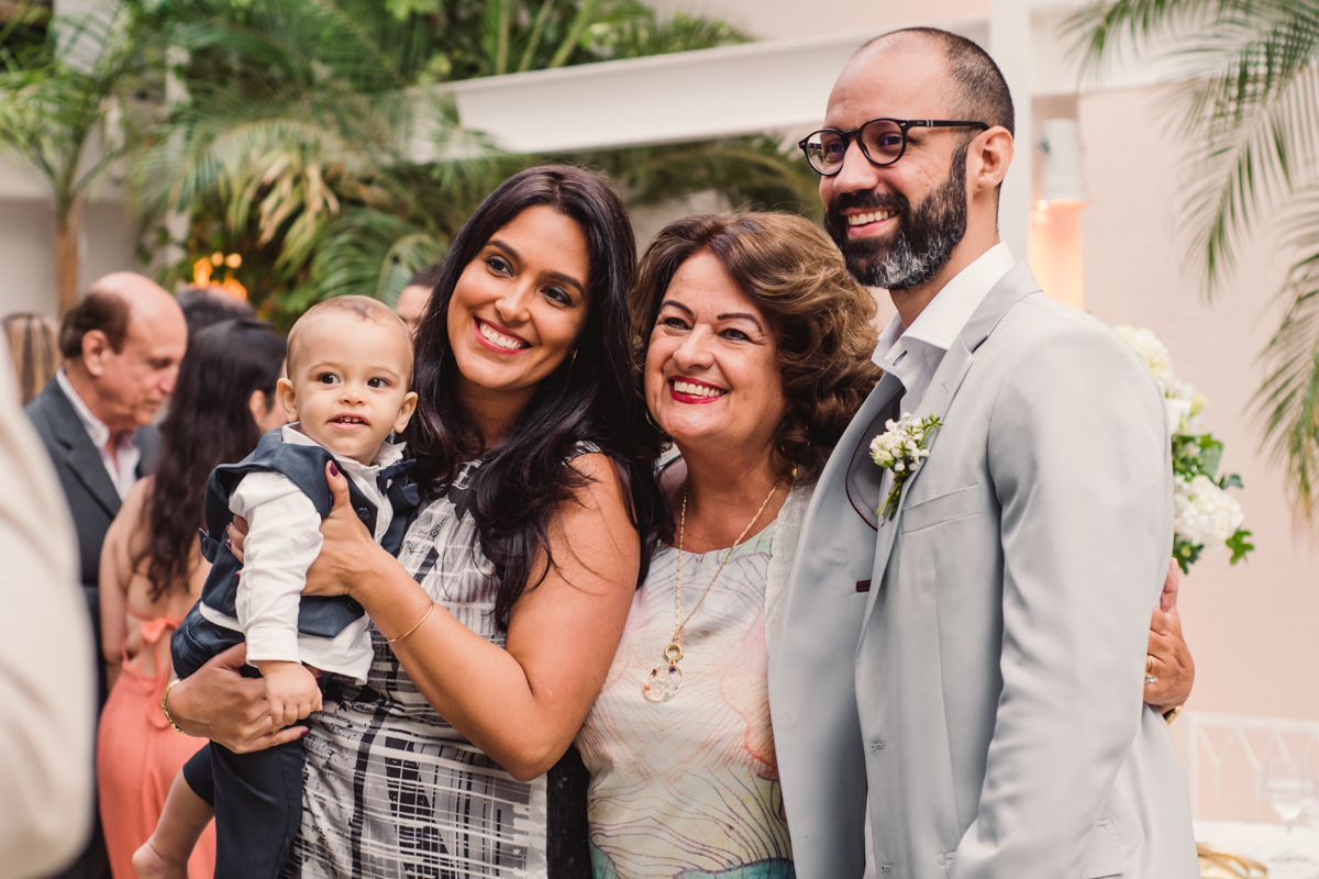 Fotografia de convidados do casamento de Giuliana e Thales, realizado na Casa de Festas Caravelas Eventos, em Botafogo, Rio de Janeiro.