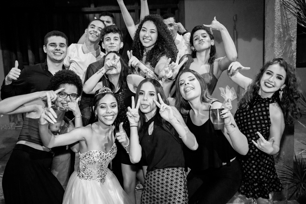 as melhores amigas não poderiam faltar nessa linda festa de 15 anos de isabelly