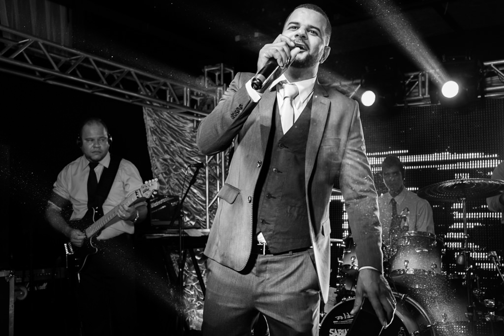 já na festa Daniel o noivo agradecendo os convidados e vamos aproveitar a festa