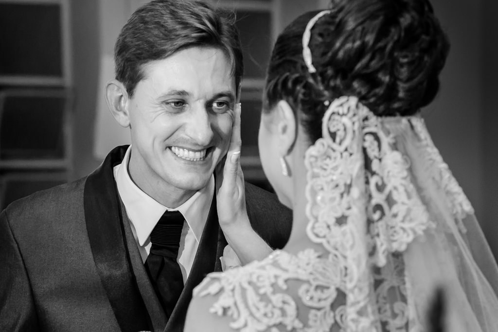 o carinho da noiva cristiane em julio