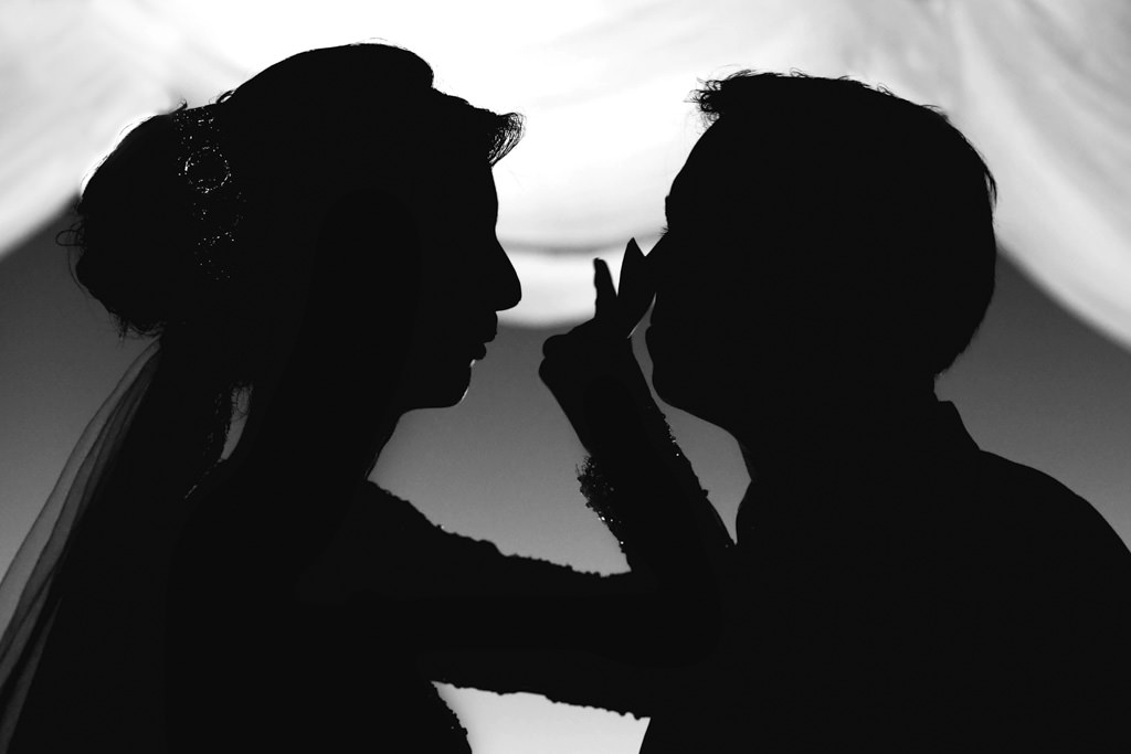 o Carinho de thayane com Edmilson, enxugando as suas lágrimas