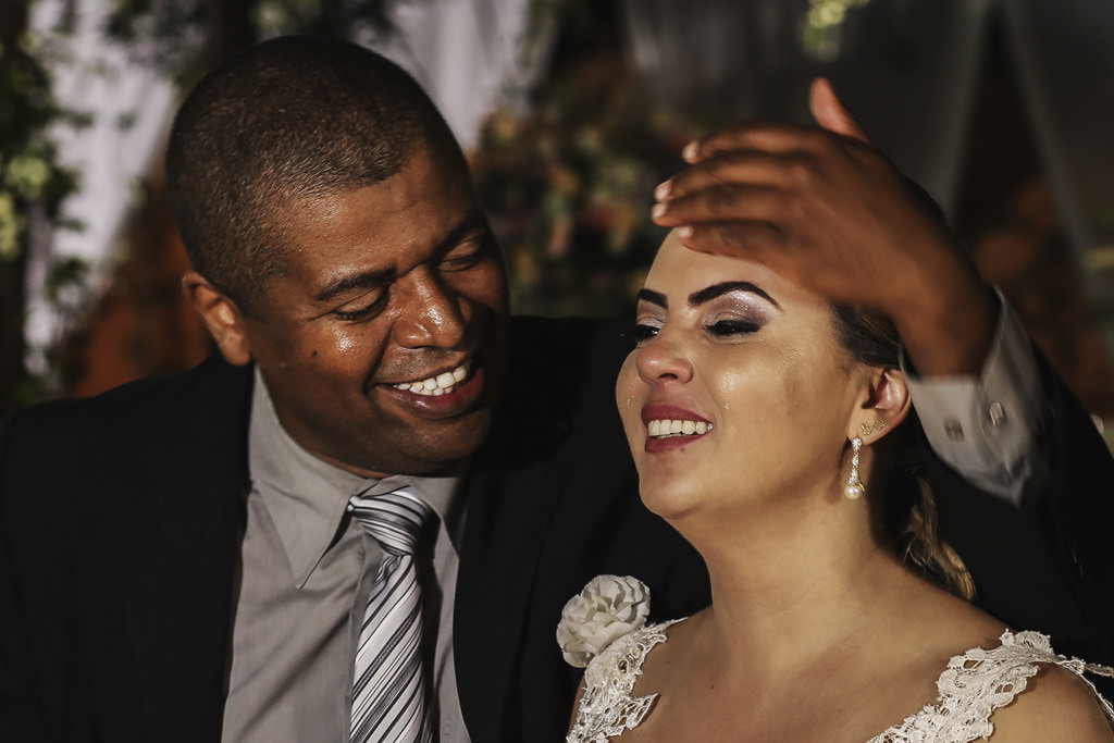 a noiva Andreia com seu cunhado mistura de sorrisos e choros