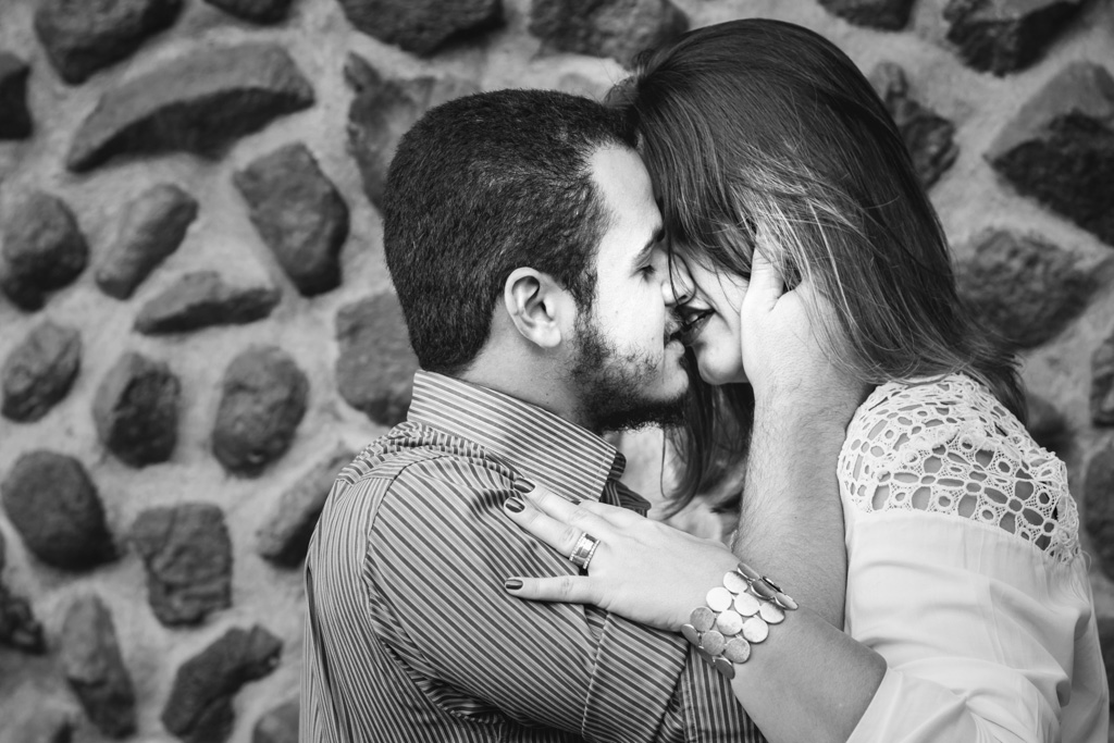 O beijo e troca de carinho de Andreia e Dhiego