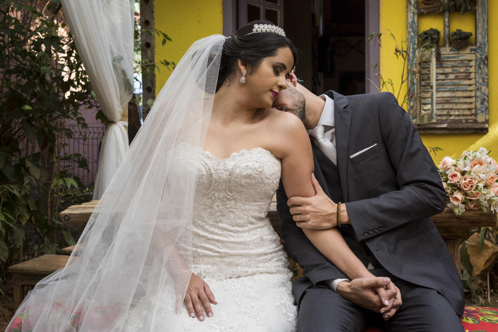 a troca de carinho entre christian e thammy servindo de cenário um lindo bristô na lapinha da serra