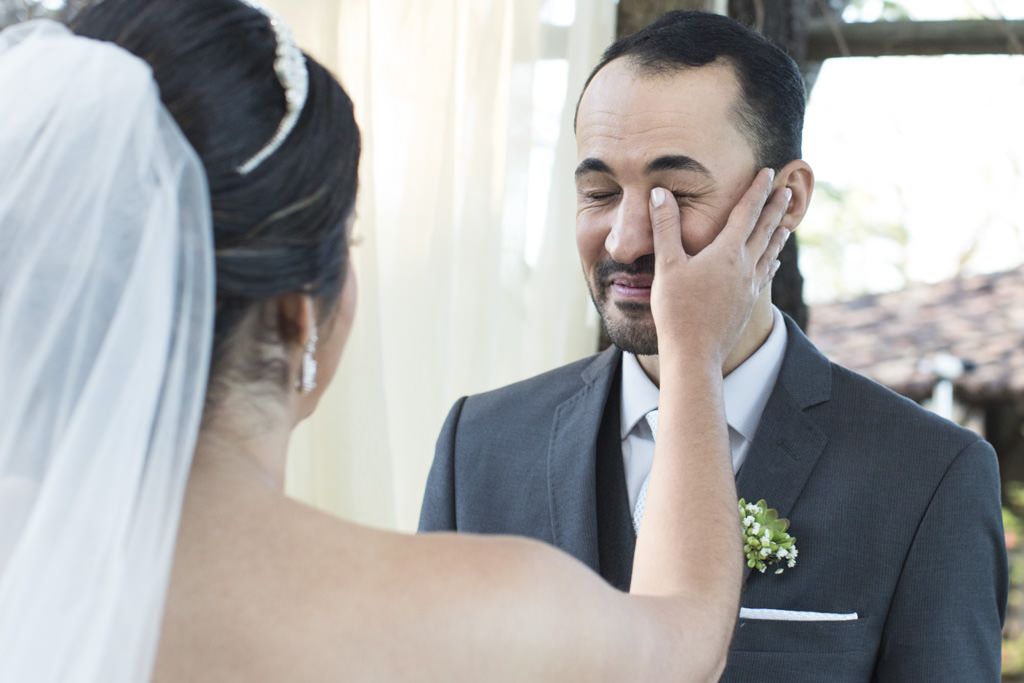 em várias vezes christian não conteve as lágrimas e sempre carinhosamente thammy enxugava as suas lágrimas