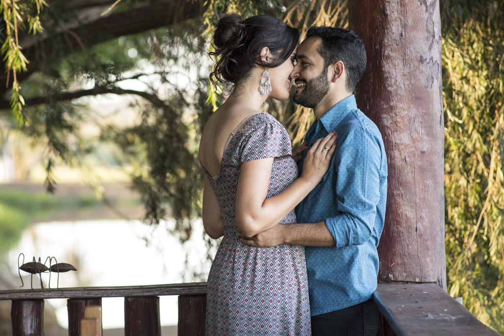 a troca de olhares e carinho de tiago e izabella