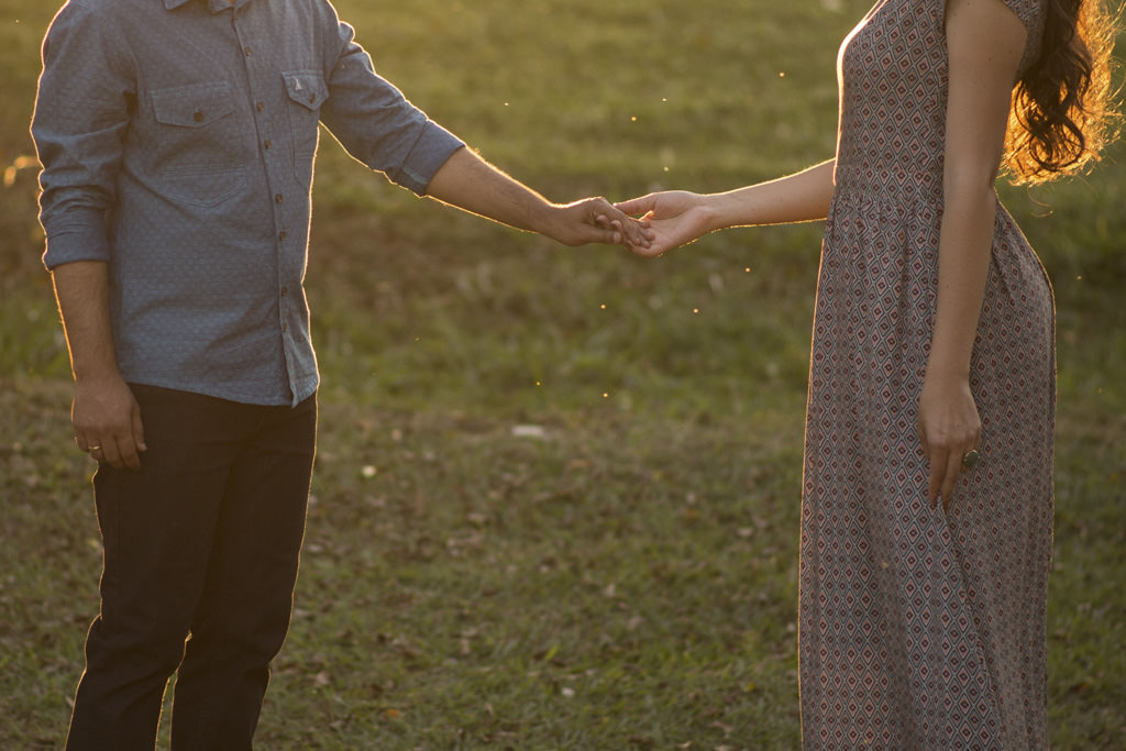 de mãos dadas entre tiago e izabella