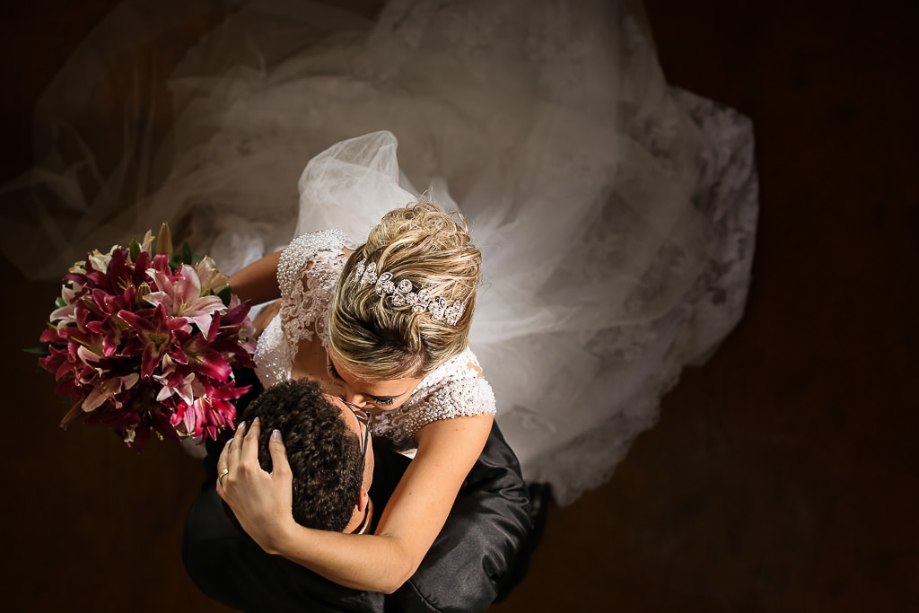 um abraço, um aperto apaixonante de william e Driely