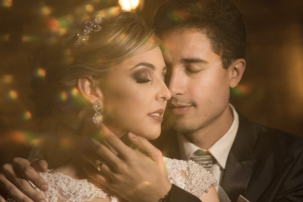 com um efeito brilhante a troca de carinho de william e driely