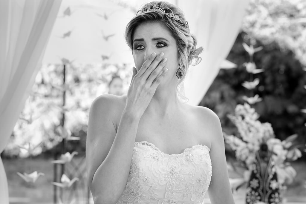 Renata ao ver a emoção de sua mãe e avó também não conteve as lágrimas, muitas emoções