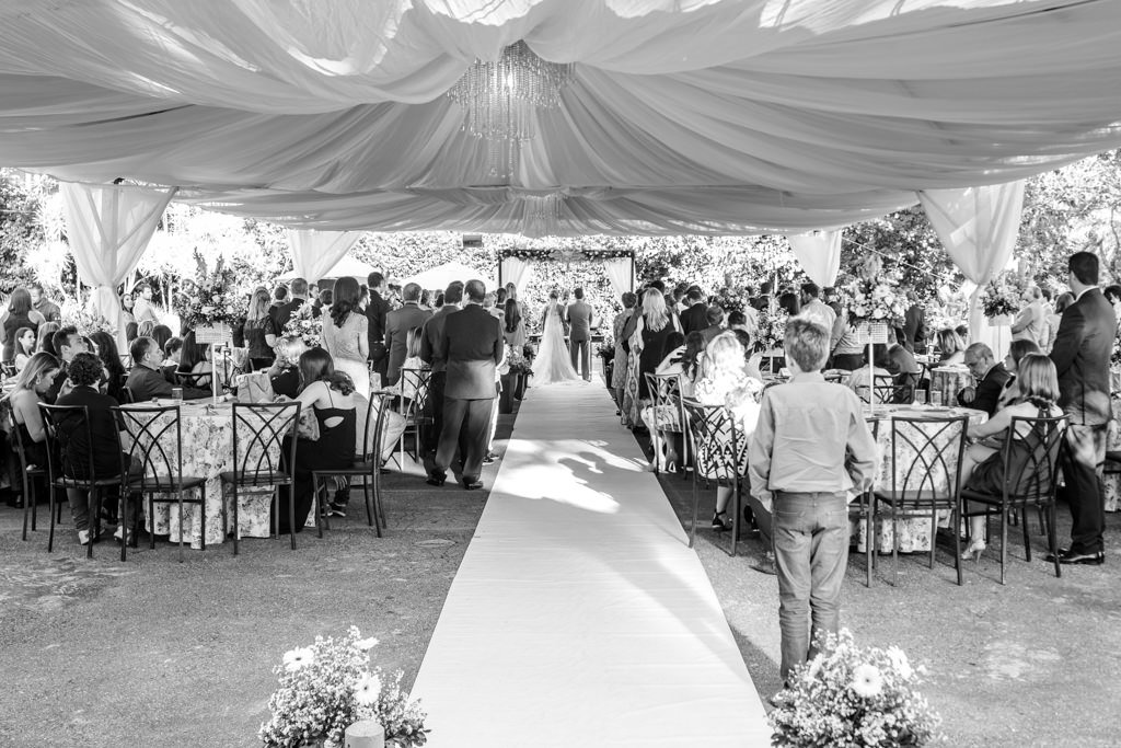 Uma vista panorâmica da cerimônia realizada no condomínio nossa fazenda em belo horizonte
