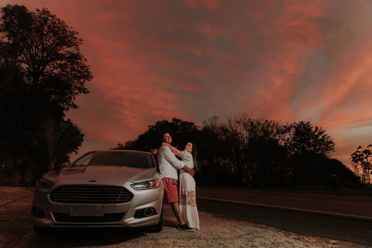 pré-wedding-carro-entardecer-põr-do-sol-rodrigo-bahia-fotógrafo-casamento-mogi-guaçu.jpg